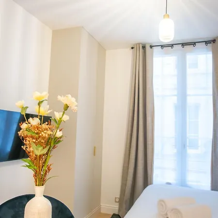 Quartier Libre Madeleine Apartment Paris Exterior photo